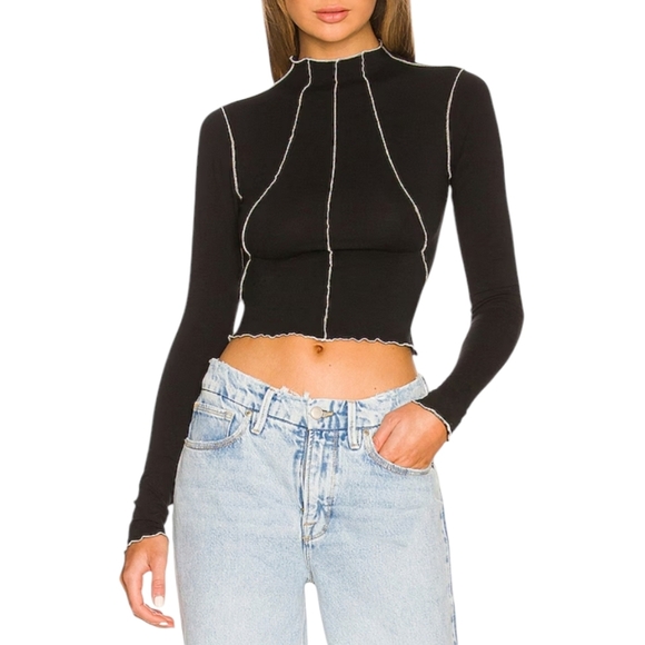 Good American Tops - Good American Lettuce Edge cropped MockLong Sleeve in Black001